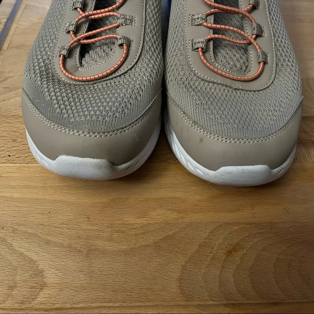 WOMEN’S SIZE 10 TONY LITTLE CHEEKS TAN PEACH KNIT SLIP-ON TRAINERS - Picture 8 of 9